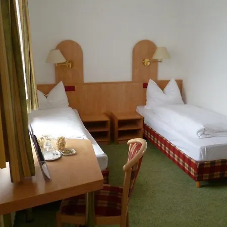 Autobahnmotel 3*